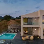 Sueno Luxury Villa, In 180 Iconic Sea View *