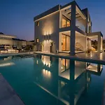 Sueno Luxury Villa, In 180 Iconic Sea View アルガッシ
