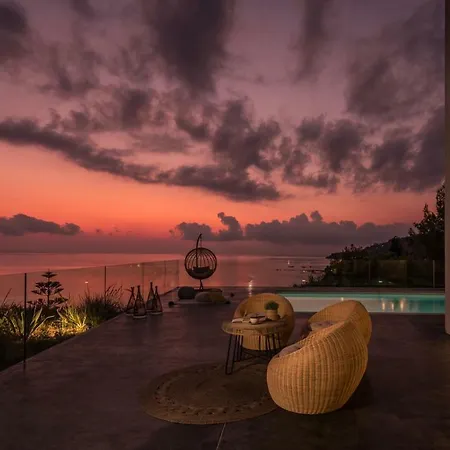 Sueño Luxury Villa, In 180 Iconic Sea View