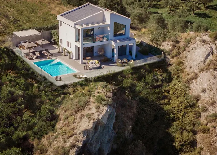 Sueno Luxury Villa, In 180 Iconic Sea View וילה *