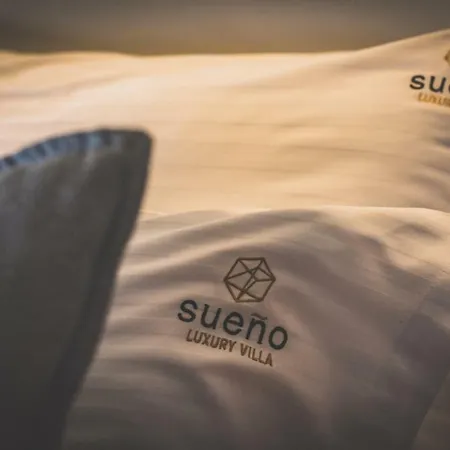 Sueno Luxury Villa, In 180 Iconic Sea View Argassi